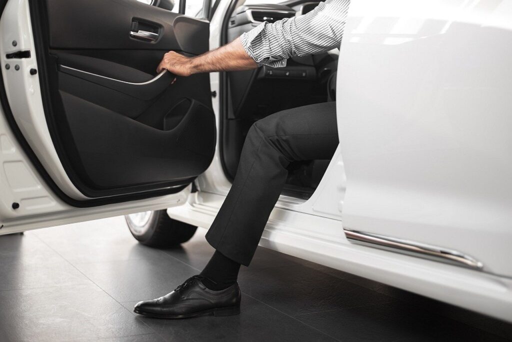 Elevate Your Travel: Limousine Service LGA The Ultimate Guide to JetBlack Transportations 24/7