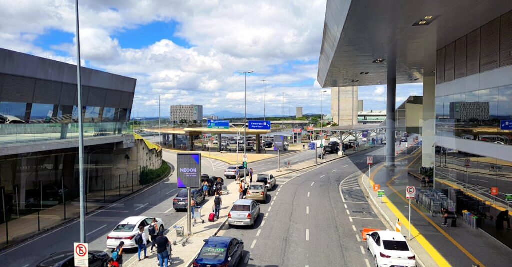 Best New York Airport to Get to Manhattan