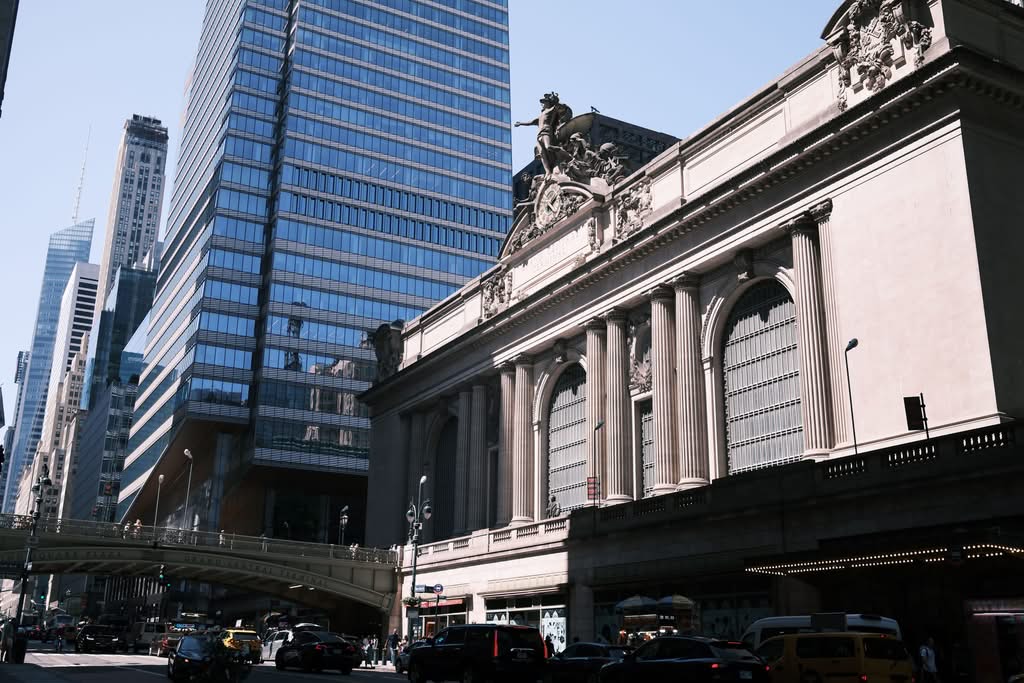 Reliable Taxi Ride From JFK to Manhattan: 7 Honest Facts in 2026 9 View of Grand Central Terminal with modern skyscrapers in New York City.